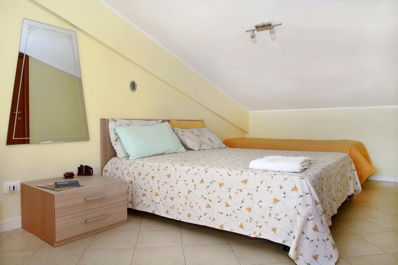 Adriana casa vacanze mare Etna Sicilia Acireale Exterior foto