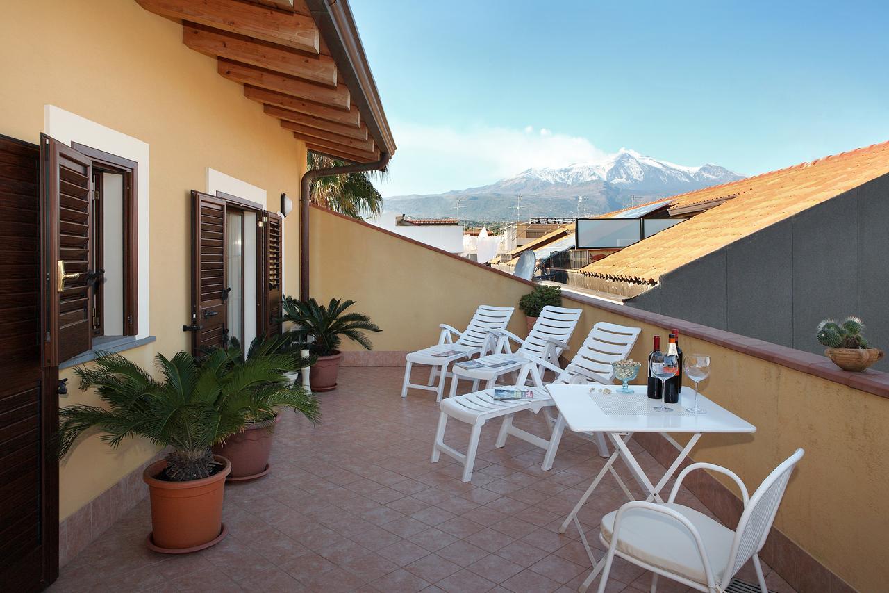 Adriana casa vacanze mare Etna Sicilia Acireale Exterior foto